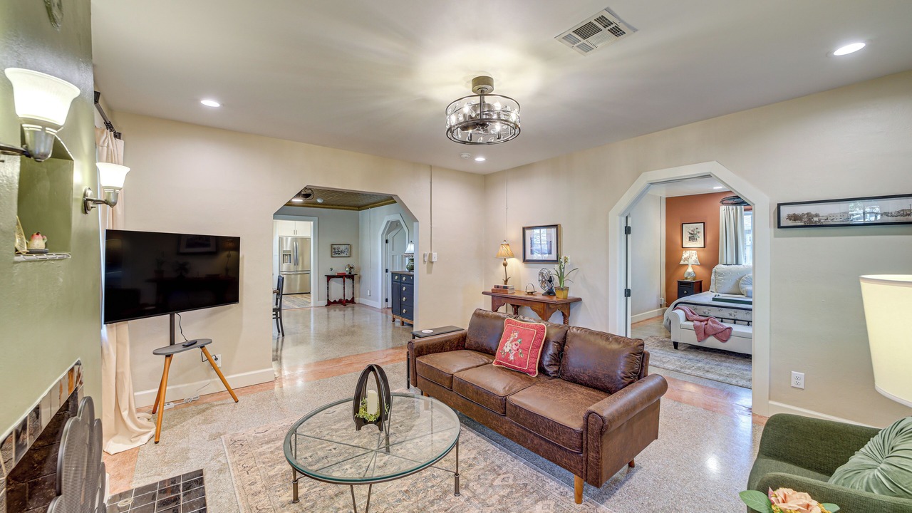 Photo of Bedroom in Sand Springs