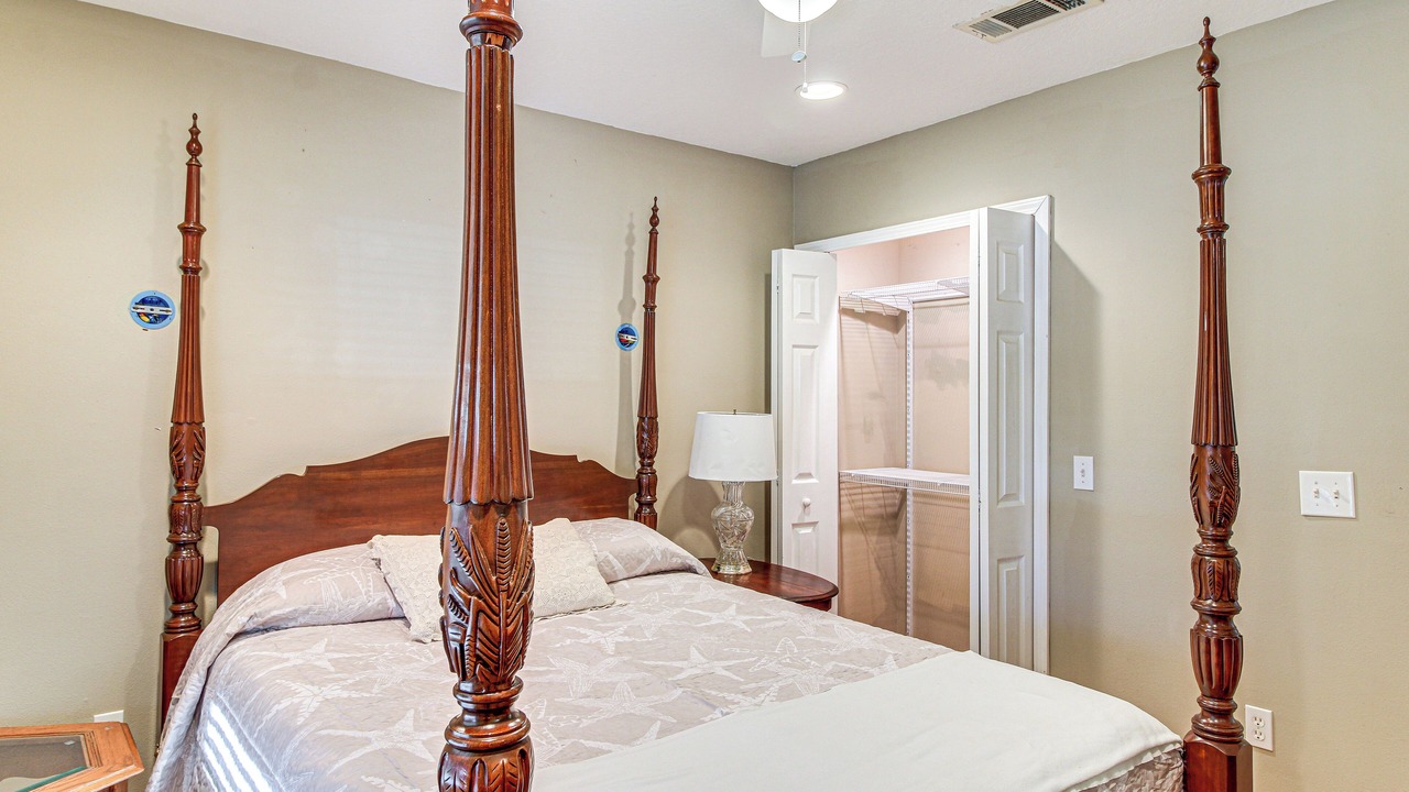Photo of Bedroom in Navy Point