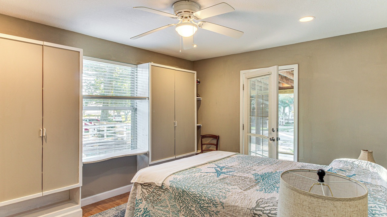 Photo of Bedroom in Navy Point