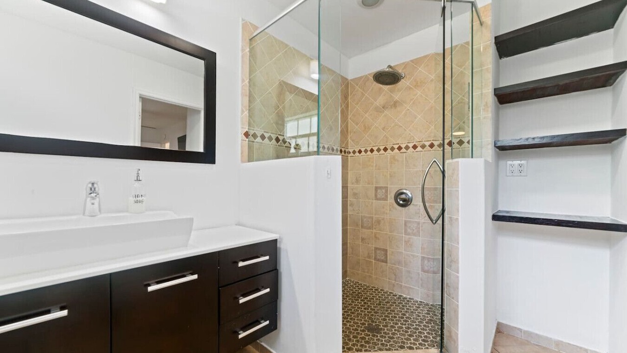 Photo of Bathroom in North Central Hollywood