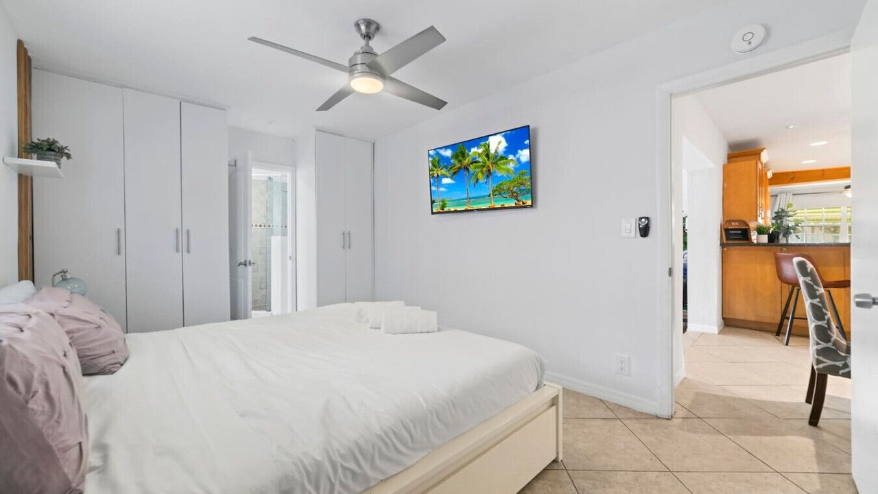Photo of Bedroom in North Central Hollywood