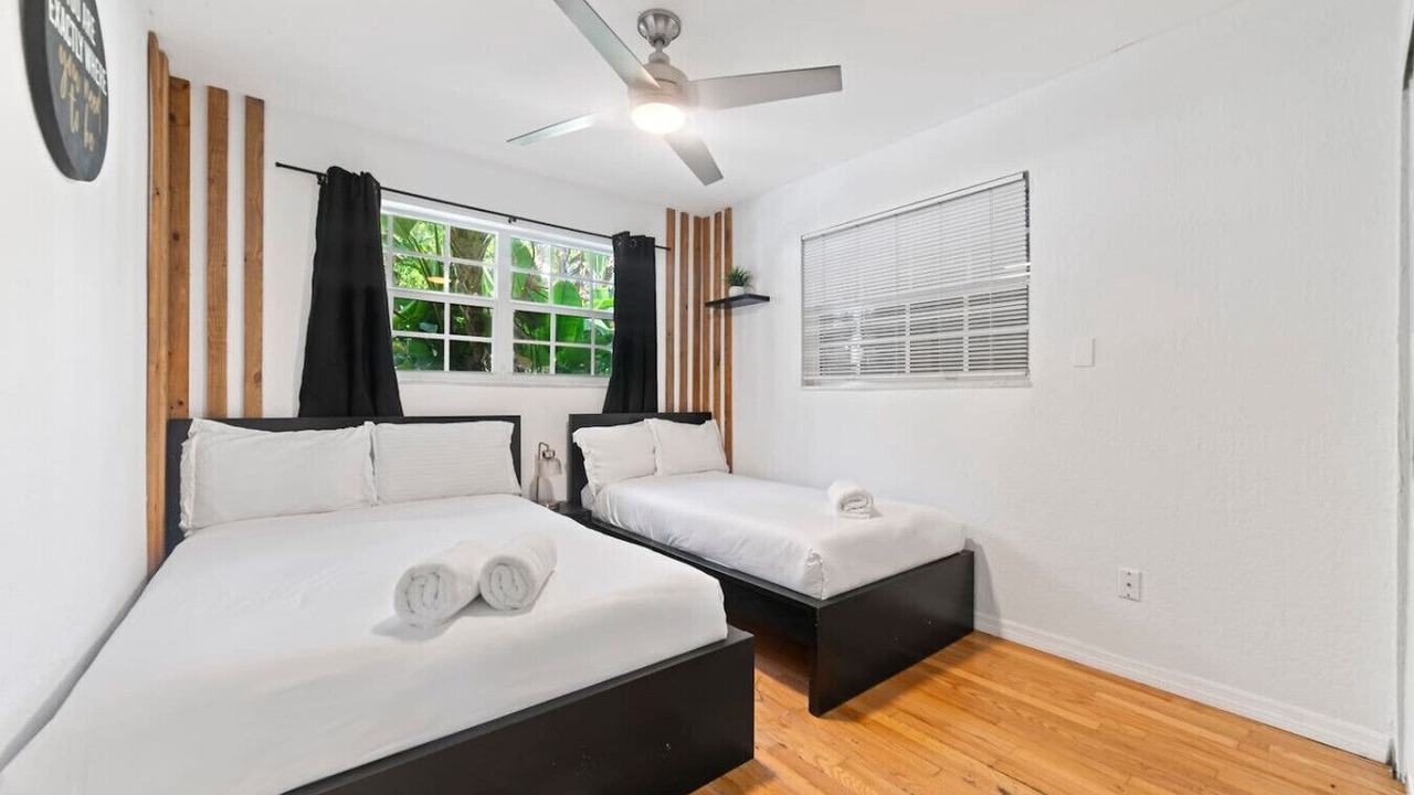 Photo of Bedroom in North Central Hollywood