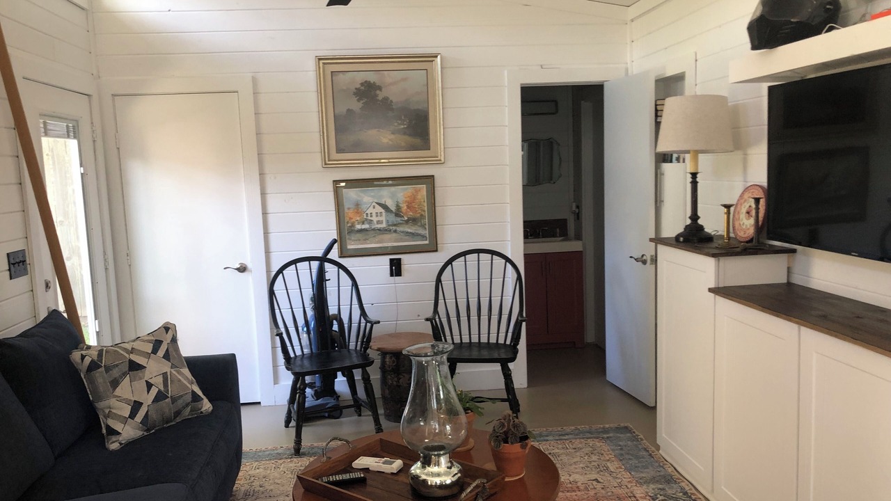 Photo of Livingroom in Pointblank