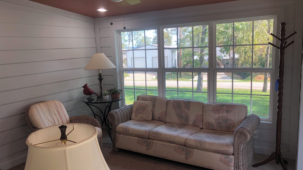 Photo of Livingroom in Pointblank