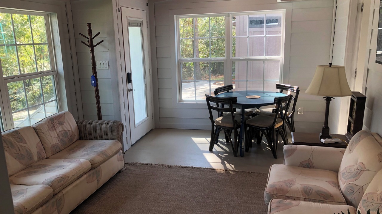 Photo of Livingroom in Pointblank