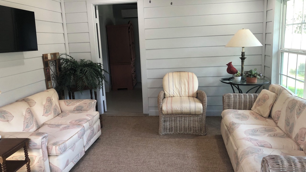 Photo of Livingroom in Pointblank