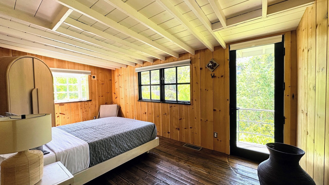 Photo of Bedroom in Agoura Hills