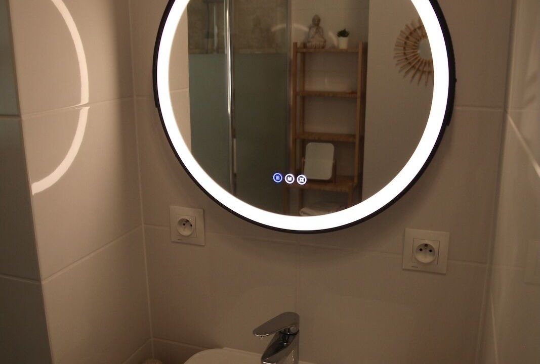 Photo of Bathroom in Saint-Laurent-d'Aigouze