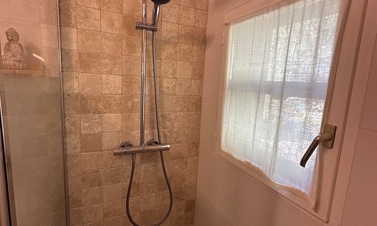 Photo of Bathroom in Saint-Laurent-d'Aigouze