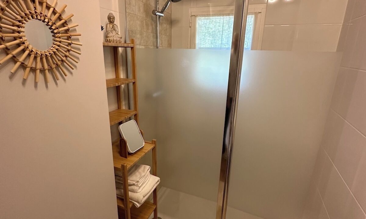 Photo of Bathroom in Saint-Laurent-d'Aigouze