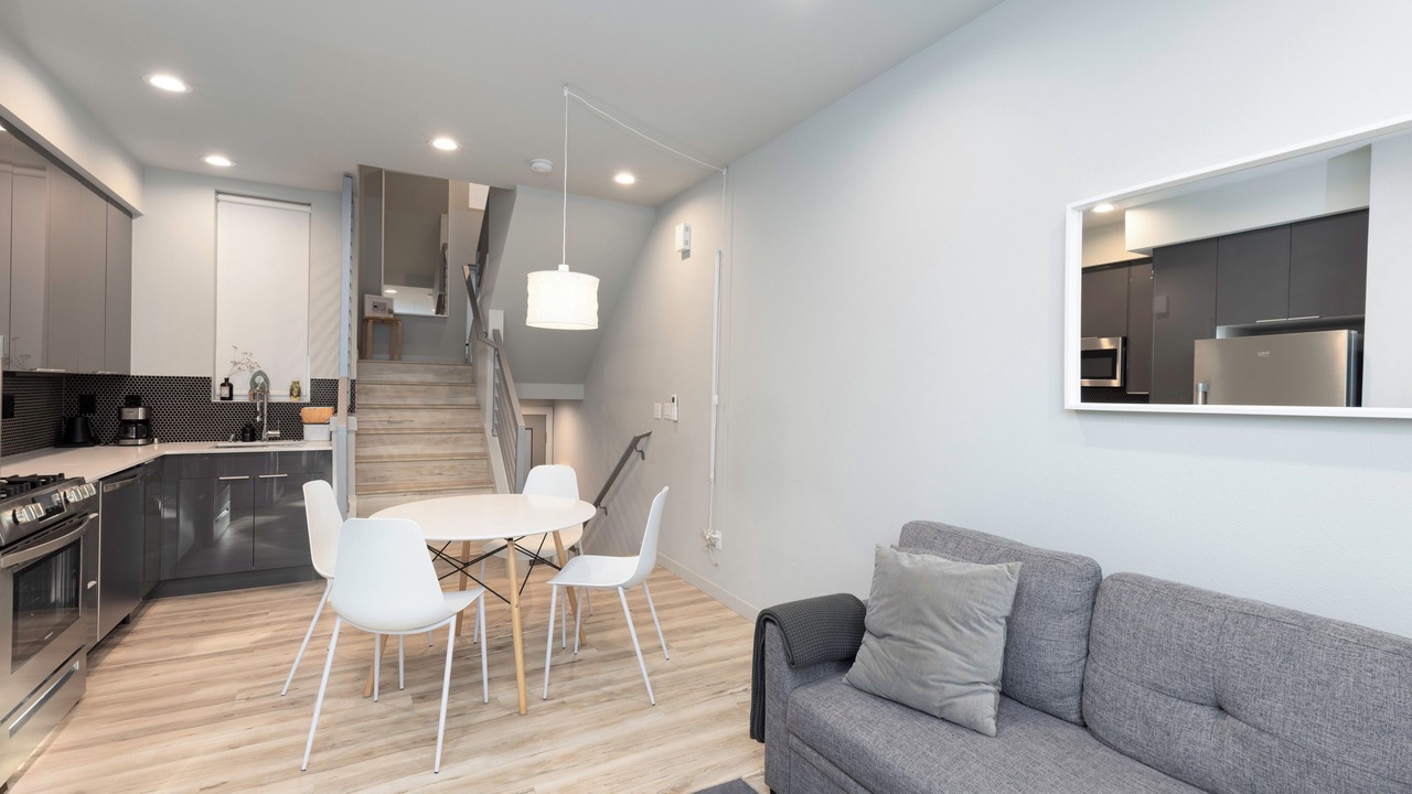 Photo of Livingroom in Fairmount Park