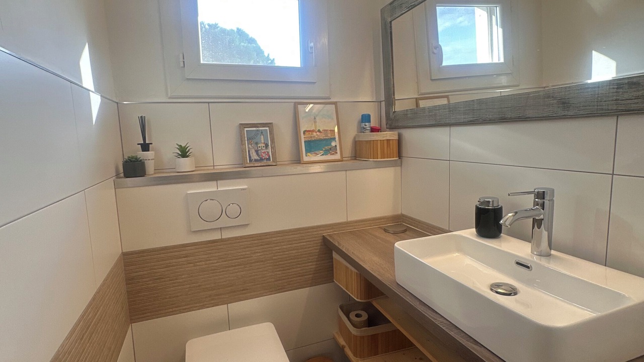Photo of Bathroom in Le Grau-Du-Roi
