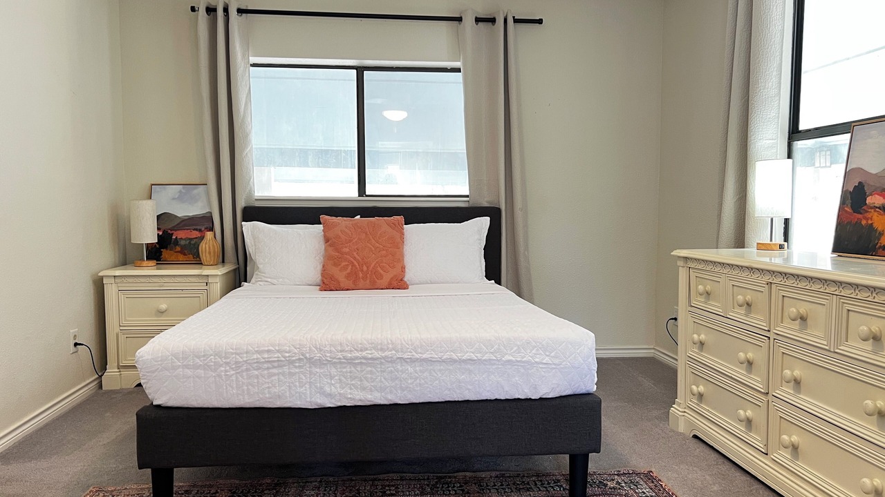 Photo of Bedroom in Del Valle