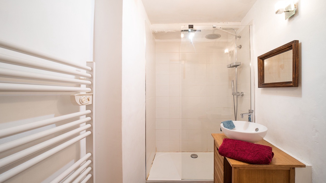 Photo of Bathroom in Ceret