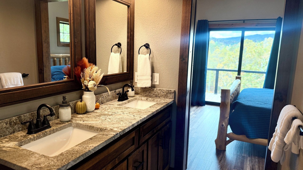 Photo of Bedroom in Hayesville