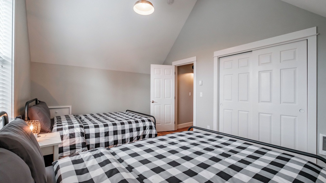 Photo of Others in Nelscott