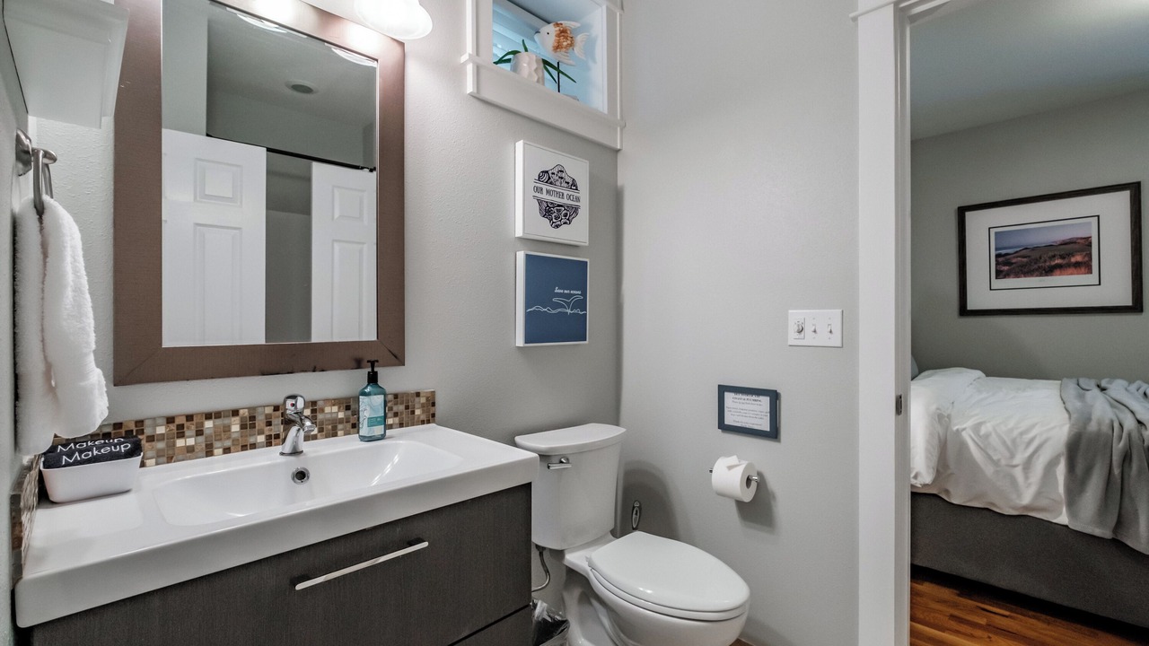 Photo of Bathroom in Nelscott