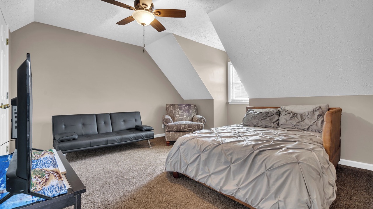 Photo of Bedroom in Oak Grove