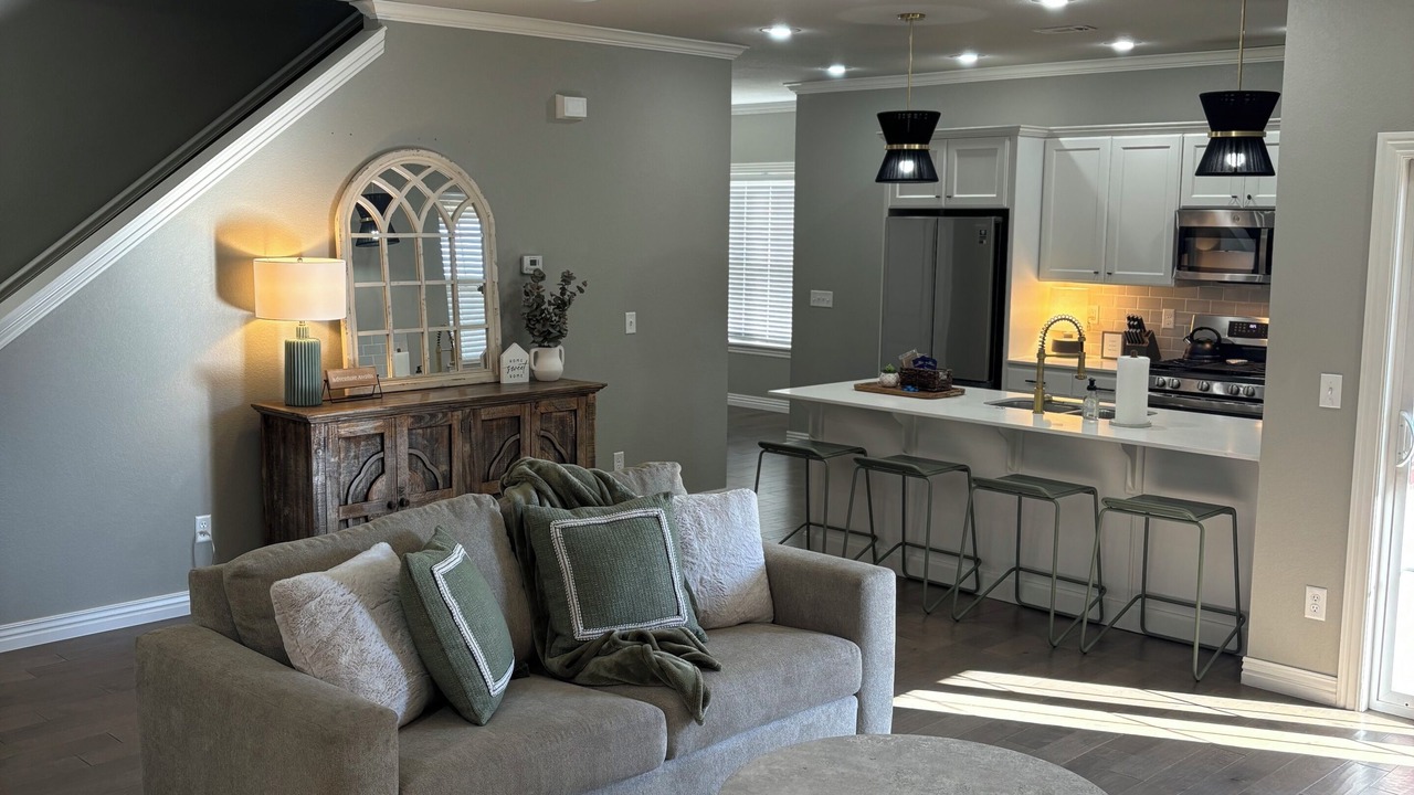 Photo of Livingroom in Lowell