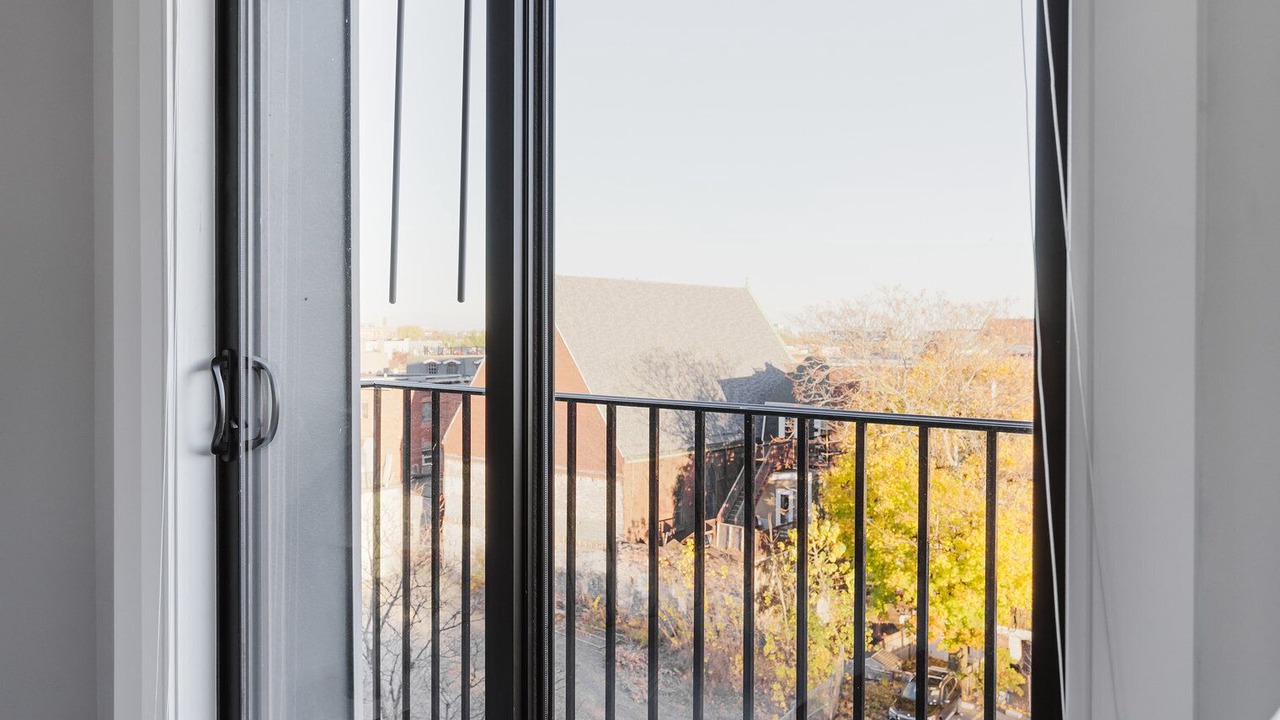 Photo of Others in Central-Maverick Square - Paris Street