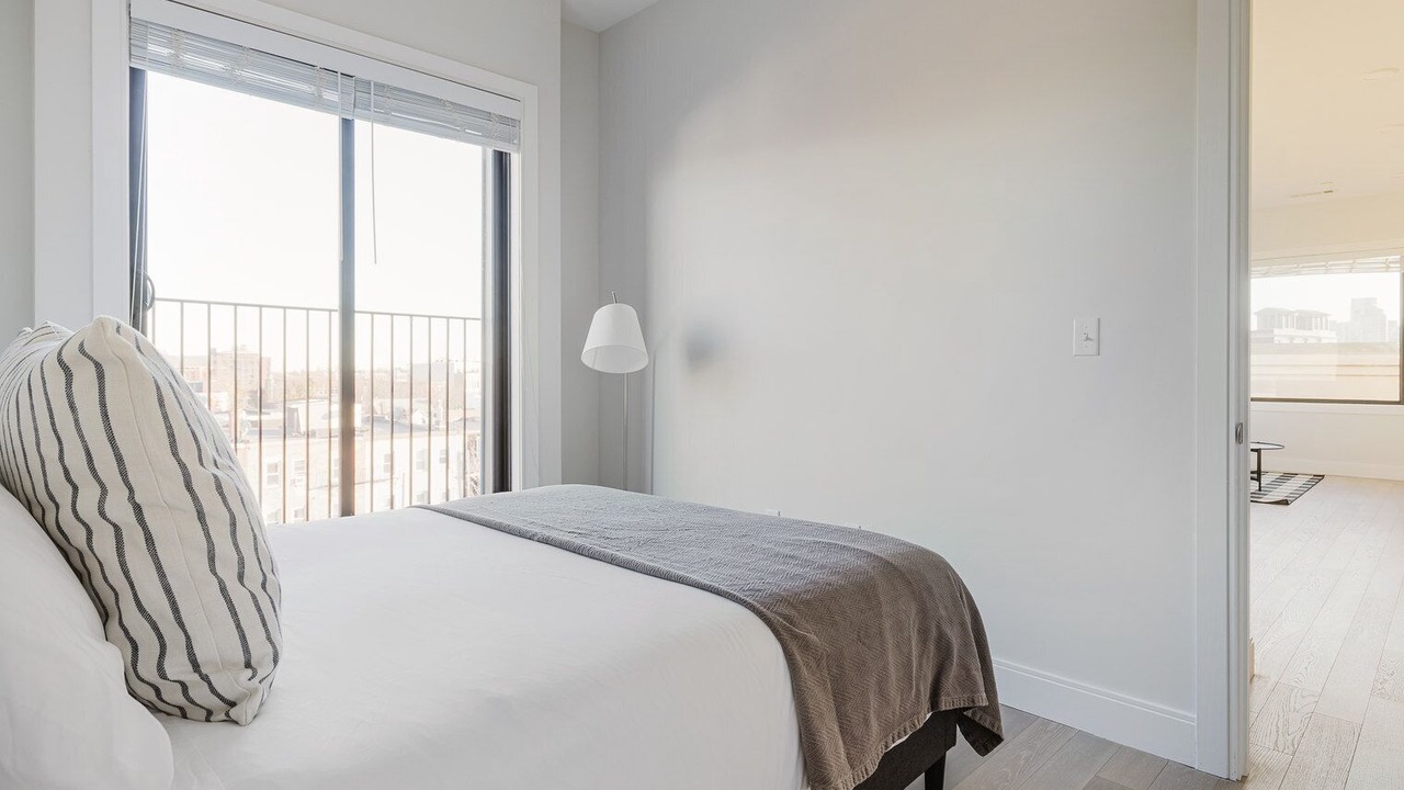 Photo of Bedroom in Central-Maverick Square - Paris Street