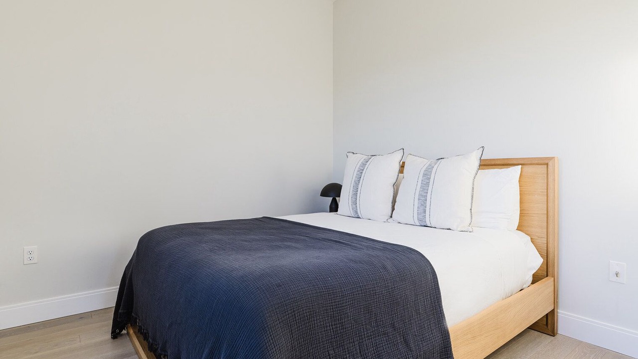 Photo of Bedroom in Central-Maverick Square - Paris Street