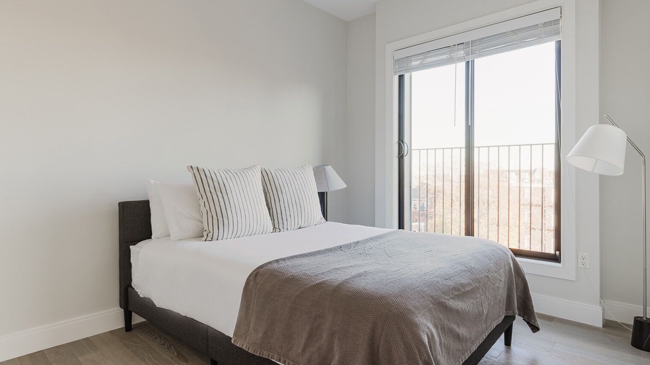 Photo of Bedroom in Central-Maverick Square - Paris Street