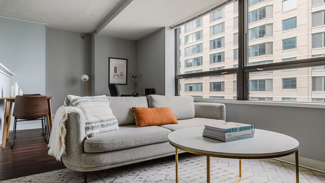 Photo of Livingroom in Streeterville