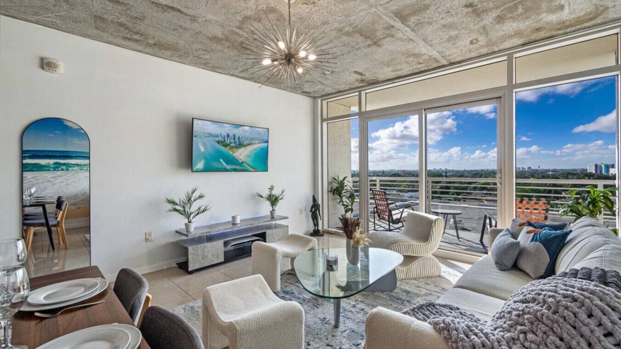 Photo of Livingroom in Midtown