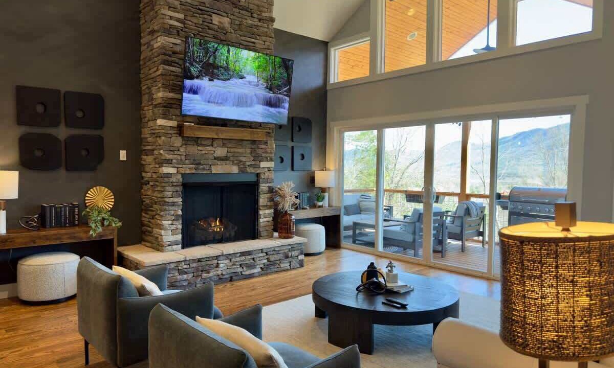 Photo of Livingroom in Swannanoa