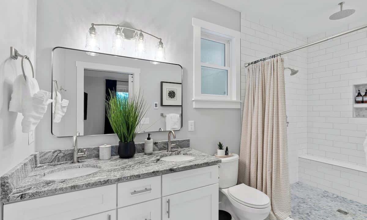 Photo of Bathroom in Swannanoa