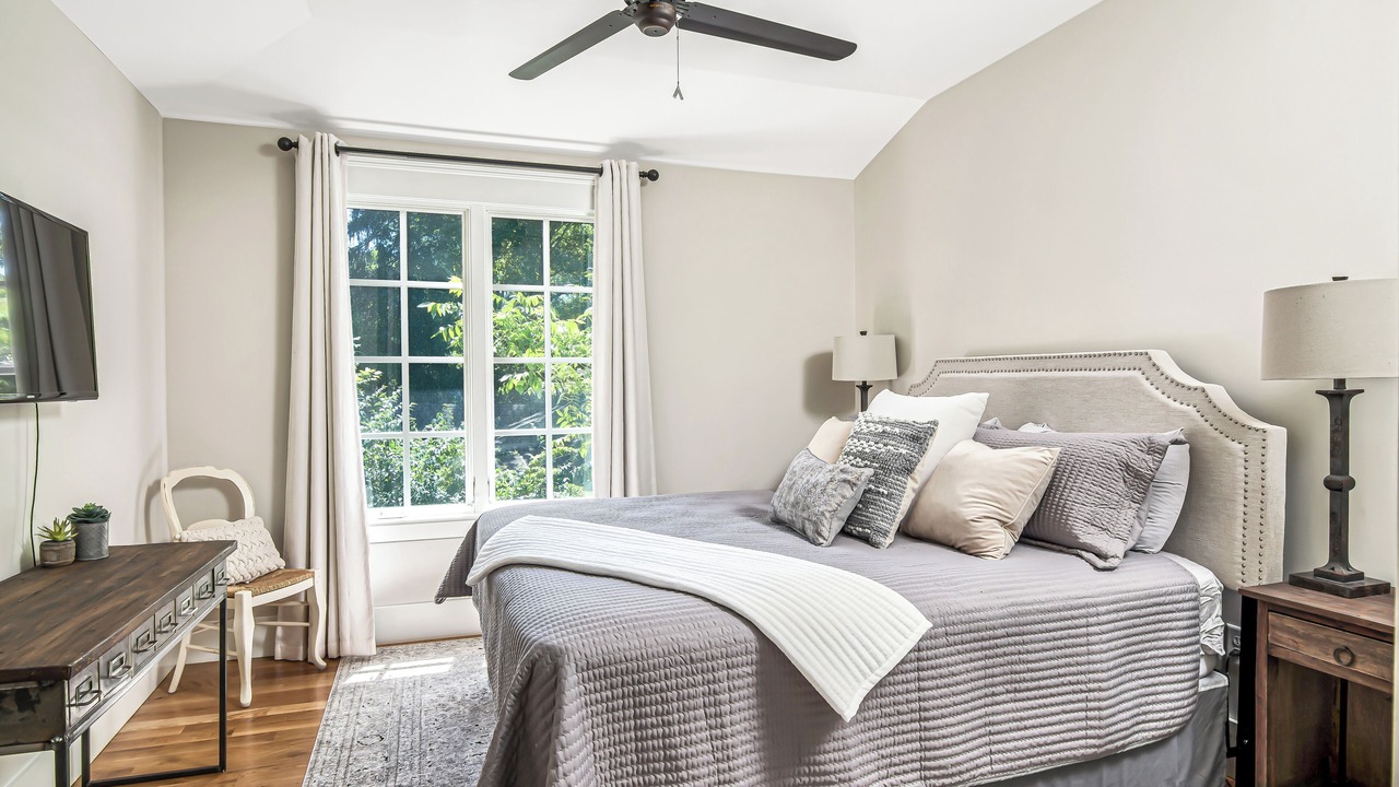 Photo of Bedroom in Historic Downtown Franklin