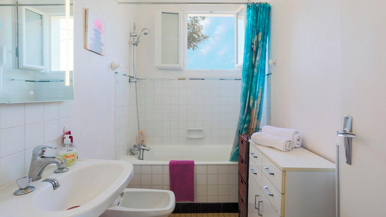 Photo of Bathroom in Ploumagoar