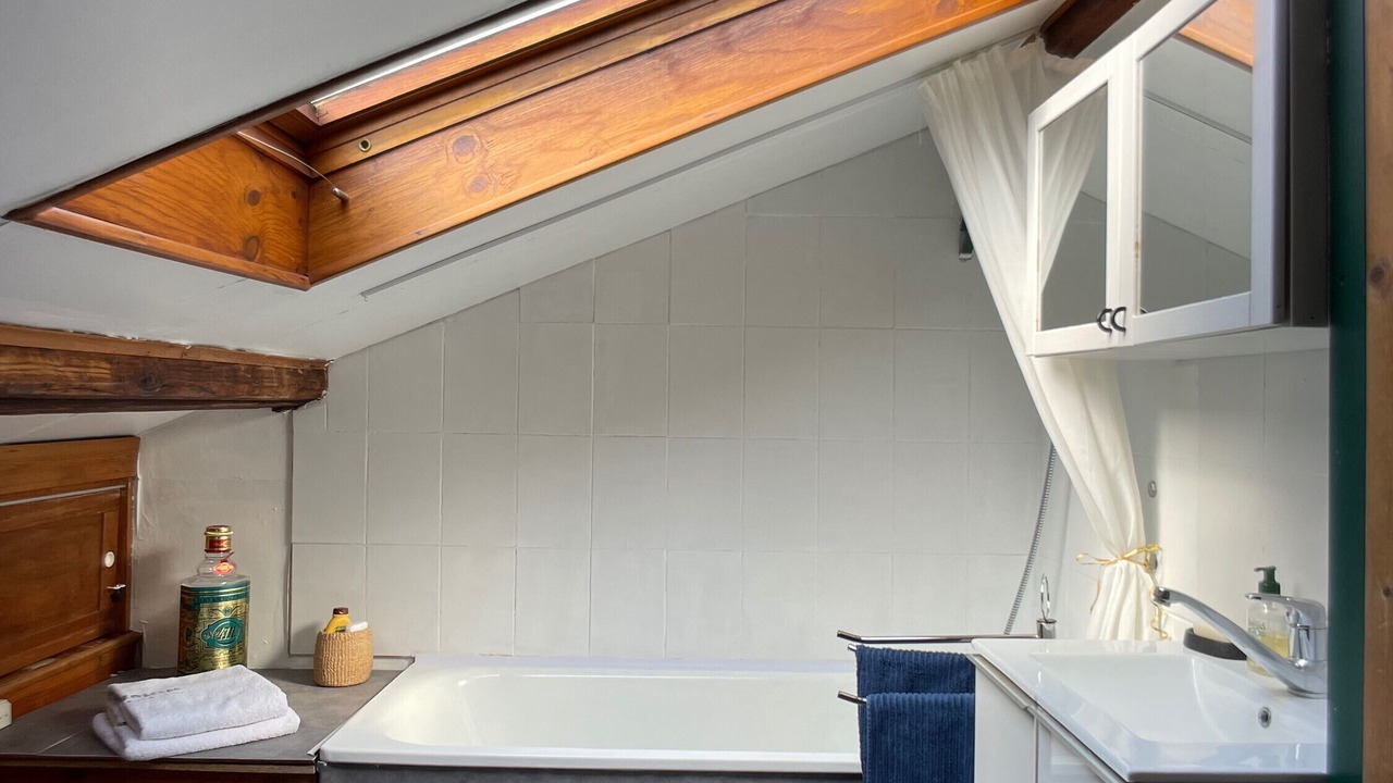 Photo of Bathroom in Butte-aux-Cailles