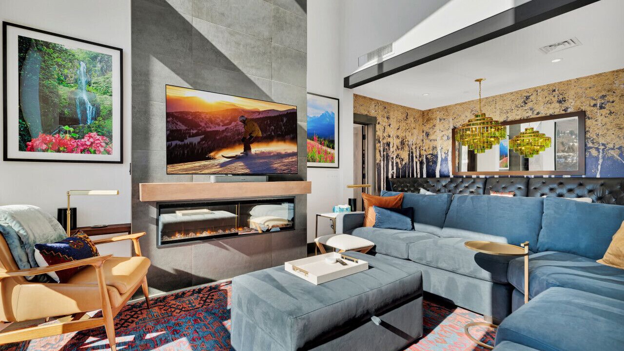 Photo of Livingroom in Avon