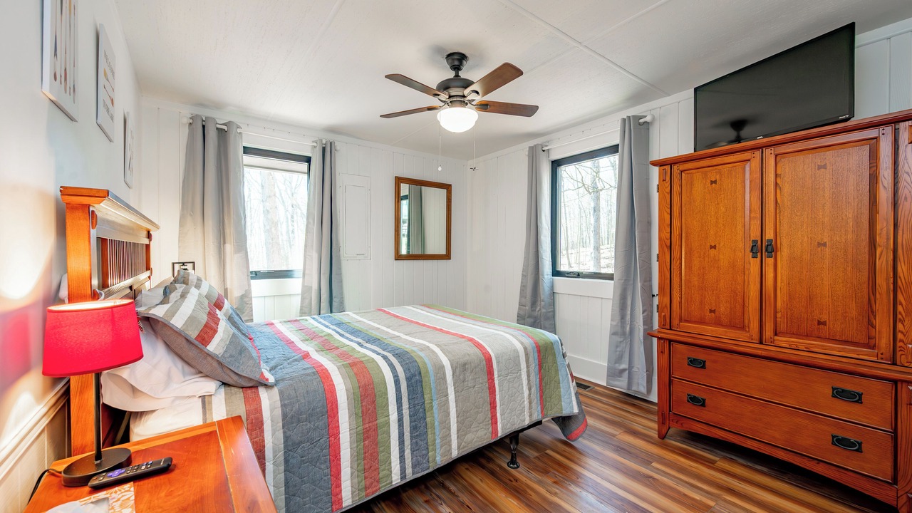 Photo of Bedroom in Sky Valley