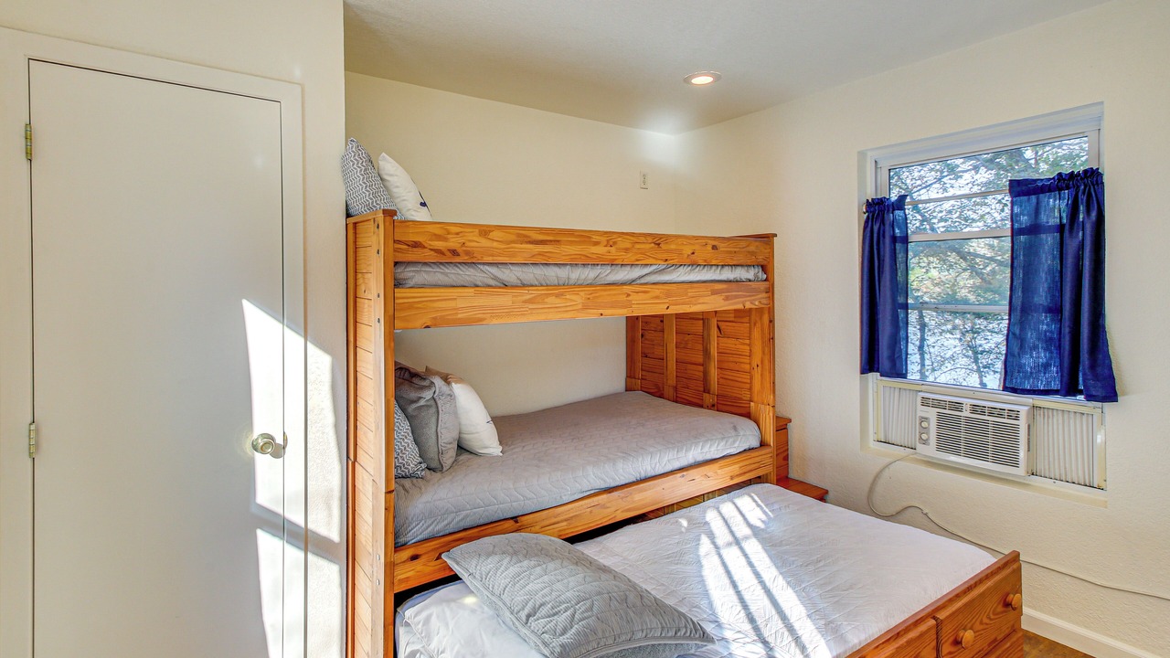 Photo of Bedroom in Mid America
