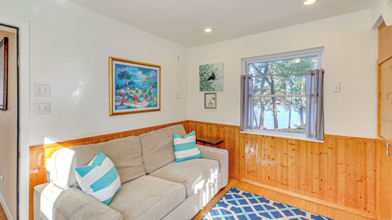 Photo of Livingroom in Mid America