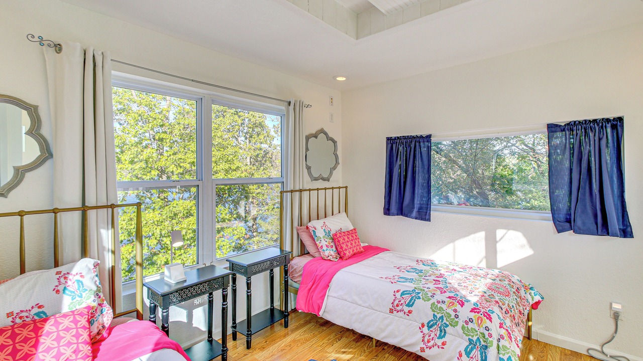 Photo of Bedroom in Mid America