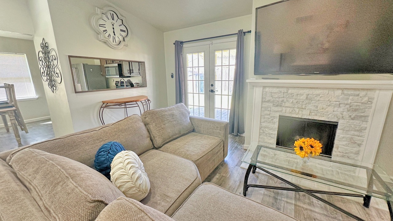 Photo of Livingroom in The Colony