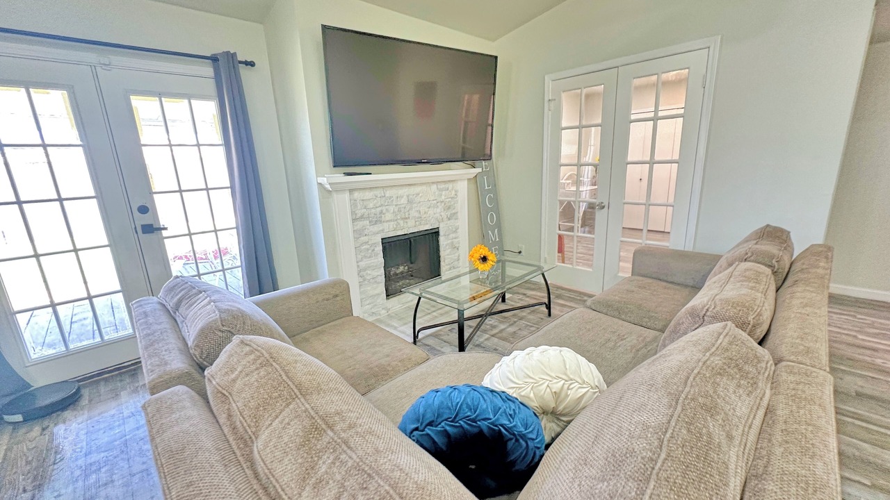 Photo of Livingroom in The Colony