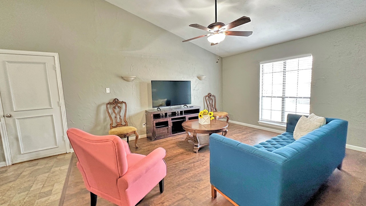 Photo of Livingroom in The Colony