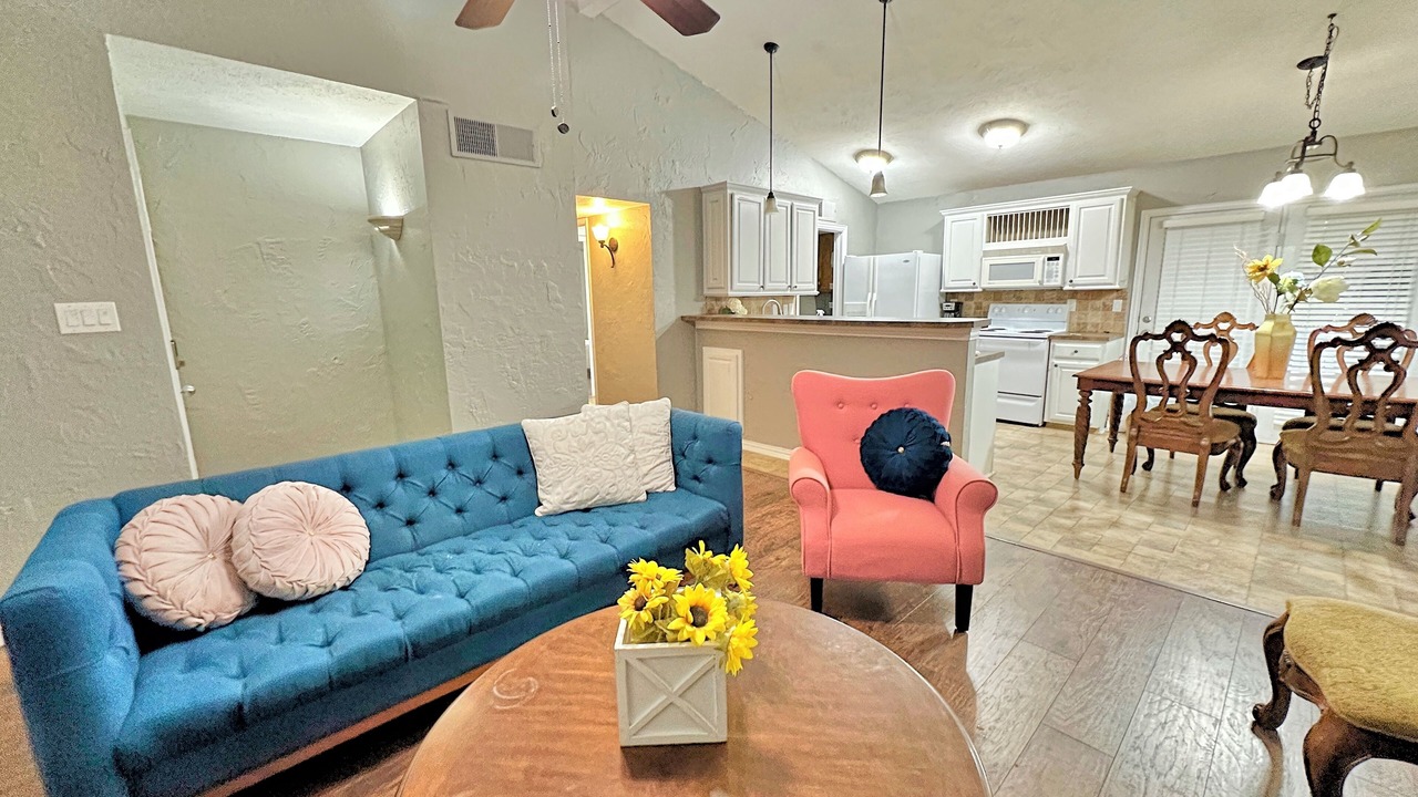 Photo of Livingroom in The Colony