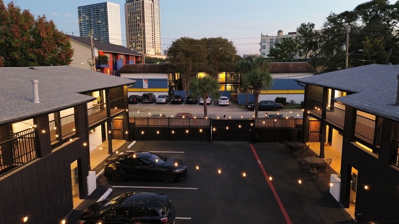 Photo of Outdoor in Neartown