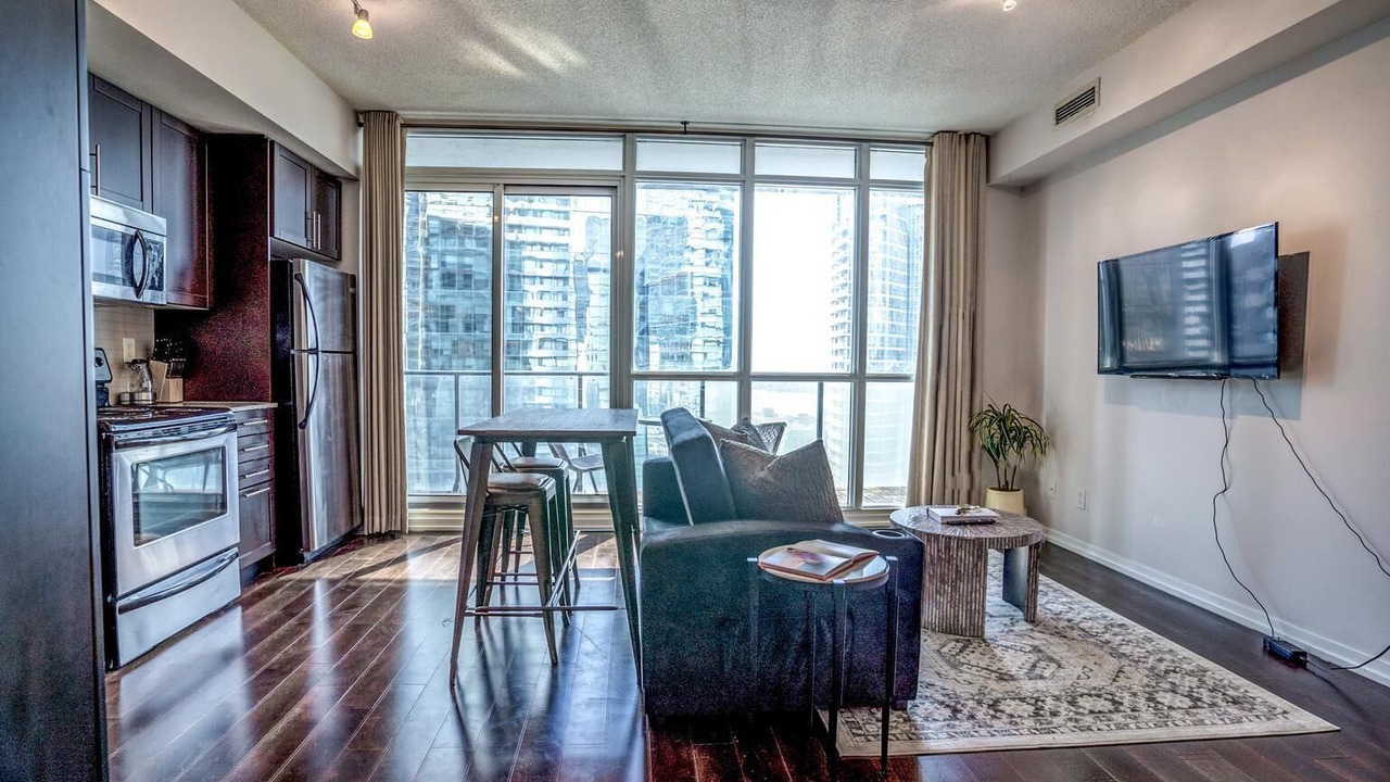 Photo of Livingroom in Toronto Entertainment District