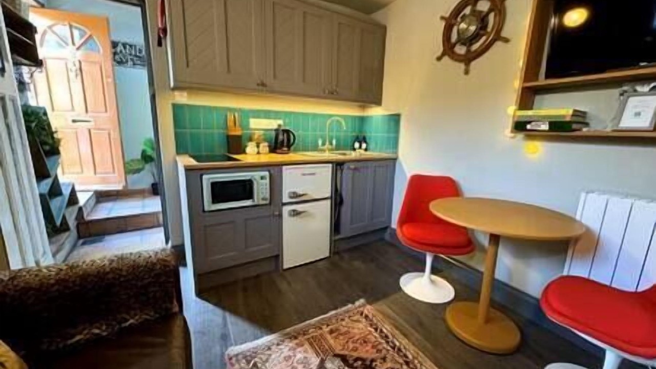 Photo of Others in Hanham