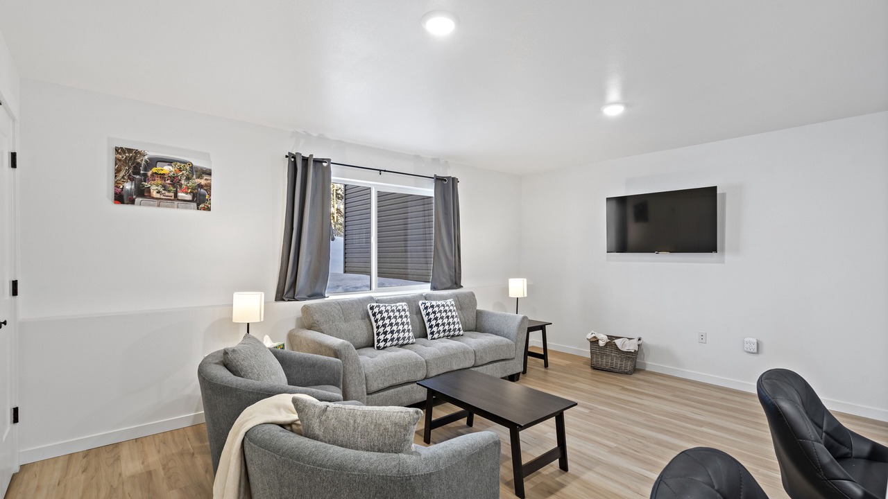 Photo of Livingroom in Eagle River