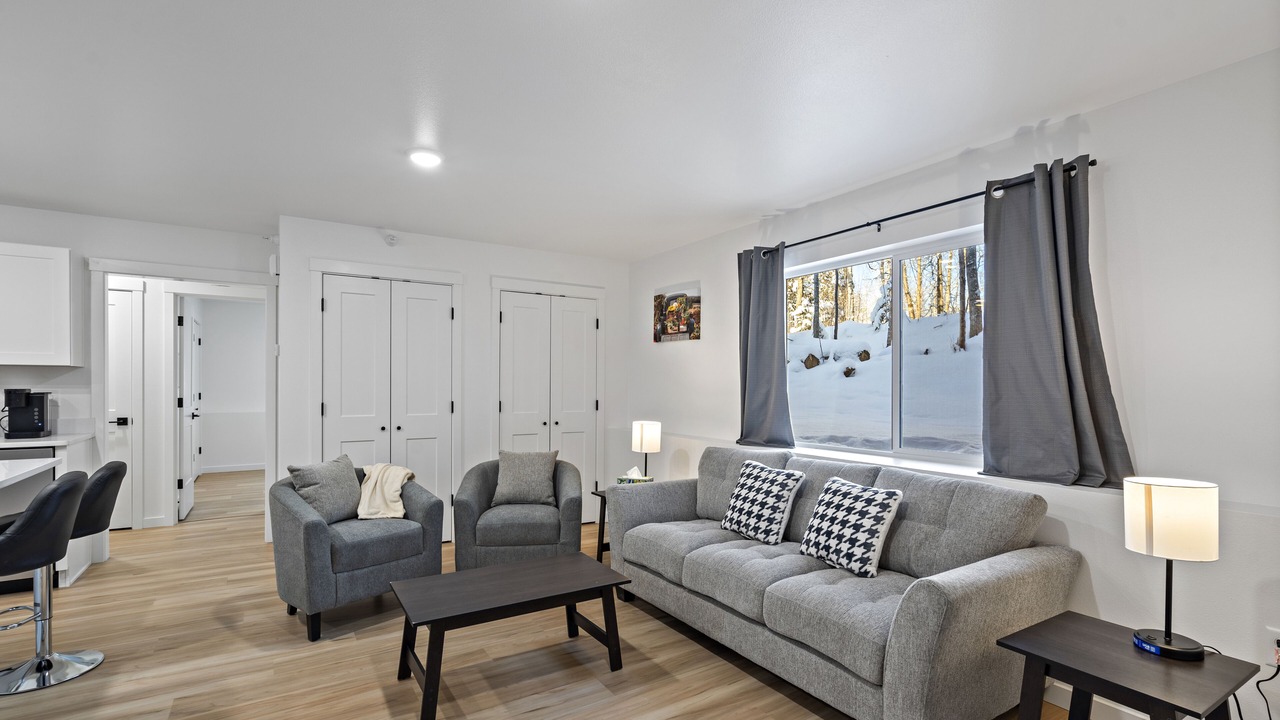 Photo of Livingroom in Eagle River