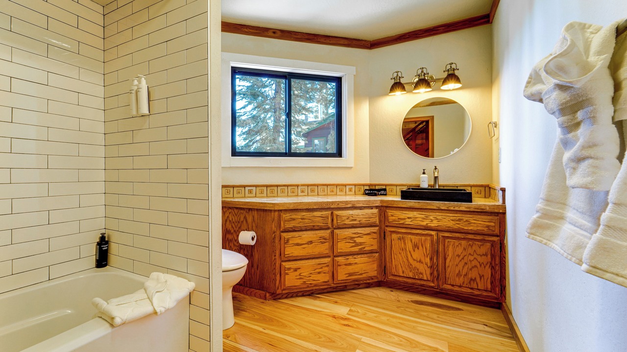 Photo of Bathroom in Kingswood Estates