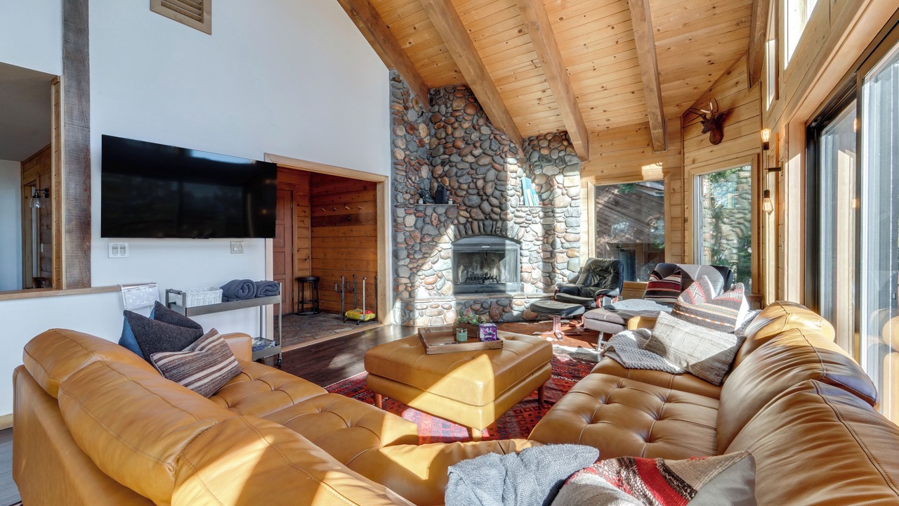 Photo of Livingroom in Kingswood Estates